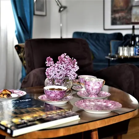 Castle View Boutique *